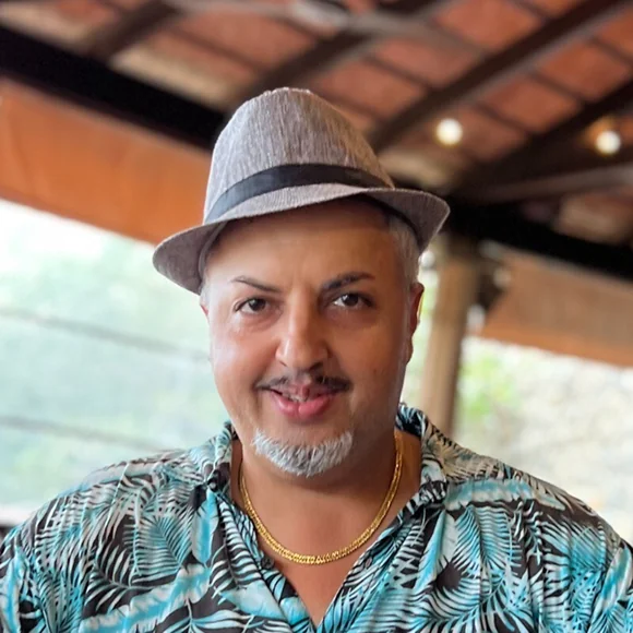 Alykhan Alidina, founder of Ayurooms